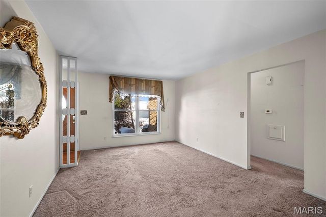 946 Tree Trails Lane, Fenton, MO 63026