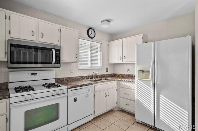 946 Tree Trails Lane, Fenton, MO 63026