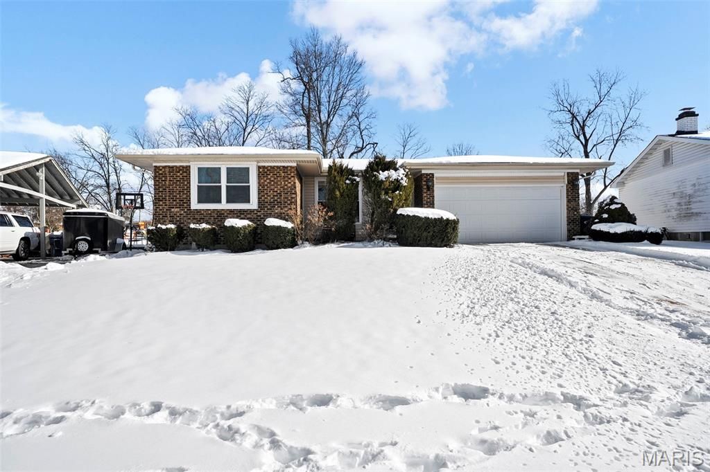 946 Tree Trails Lane, Fenton, MO 63026