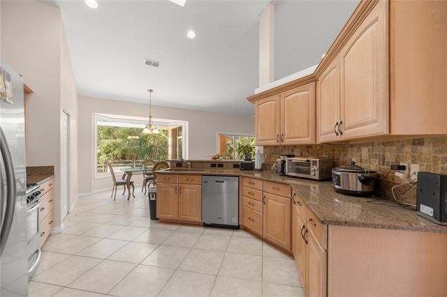 19040 NW 88TH AVENUE ROAD, Reddick, FL 32686