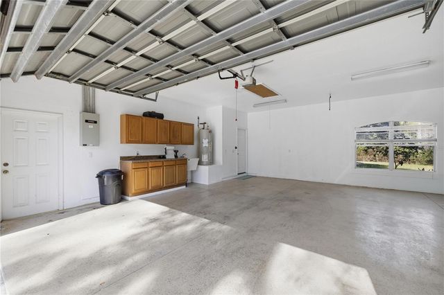 19040 NW 88TH AVENUE ROAD, Reddick, FL 32686