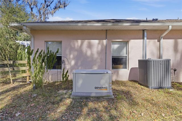 19040 NW 88TH AVENUE ROAD, Reddick, FL 32686