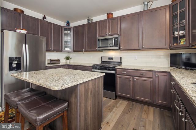 2216 SUNNYVALE DR, Pennsburg, PA 18073