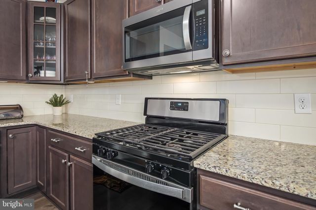 2216 SUNNYVALE DR, Pennsburg, PA 18073