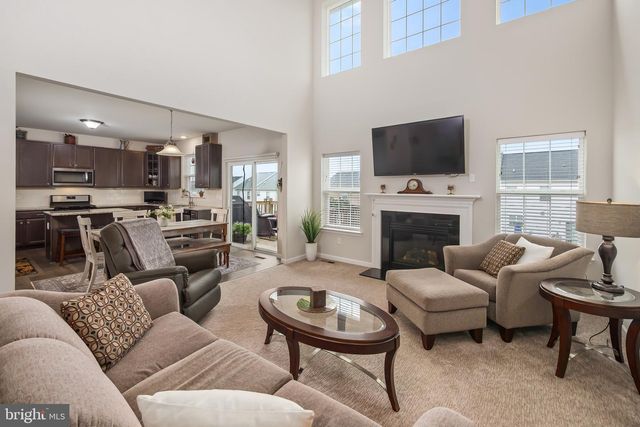 2216 SUNNYVALE DR, Pennsburg, PA 18073