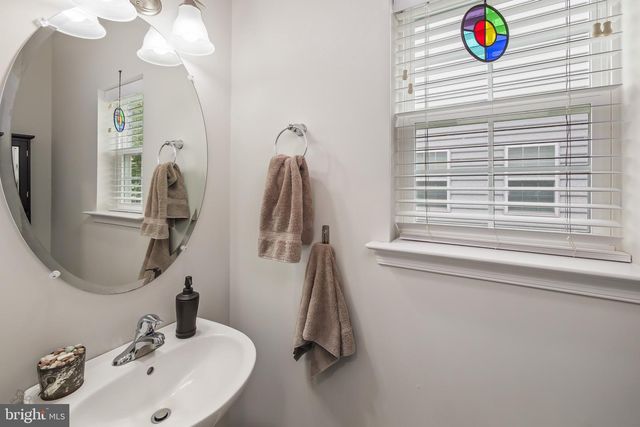 2216 SUNNYVALE DR, Pennsburg, PA 18073