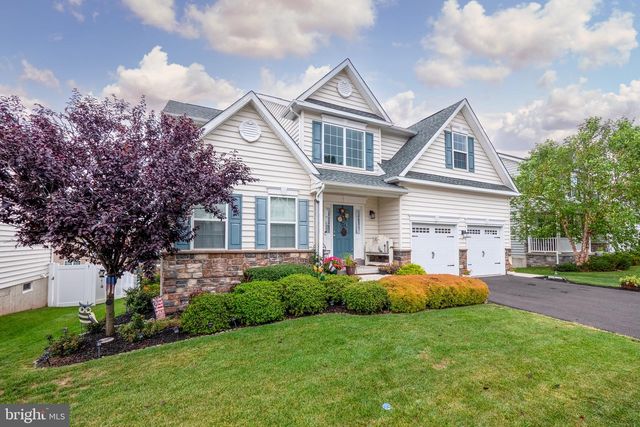 2216 SUNNYVALE DR, Pennsburg, PA 18073