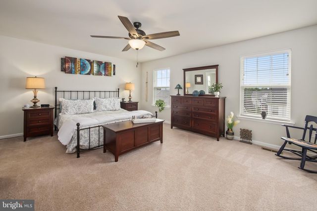 2216 SUNNYVALE DR, Pennsburg, PA 18073