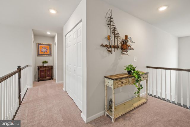 2216 SUNNYVALE DR, Pennsburg, PA 18073