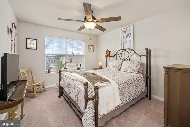 2216 SUNNYVALE DR, Pennsburg, PA 18073