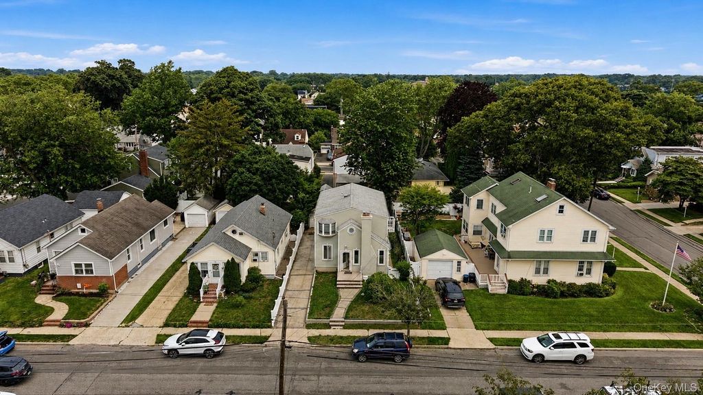 77 Driving Park Avenue, Lynbrook, NY 11563 — photo 2
