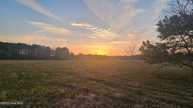178 Sycamore Lakes Drive, Wallace, NC 28466