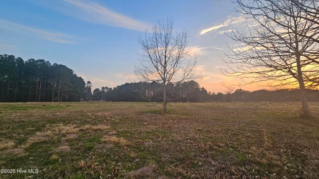 178 Sycamore Lakes Drive, Wallace, NC 28466