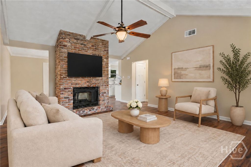 Image 4 of property listing at 210 Treasure Loop, Savannah, GA 31410