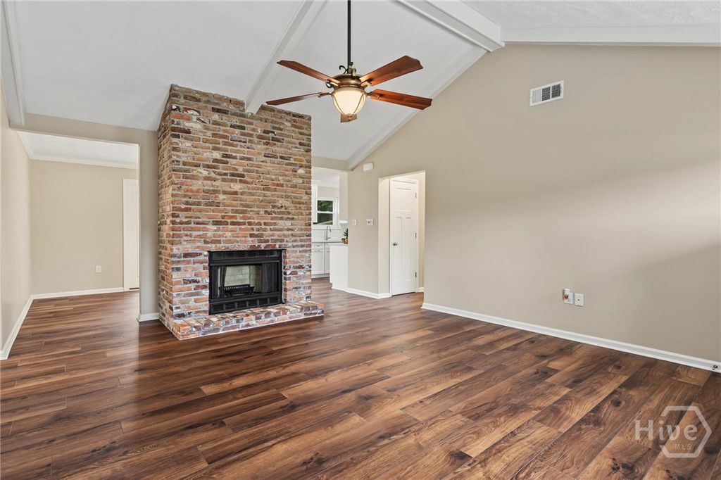 Image 5 of property listing at 210 Treasure Loop, Savannah, GA 31410