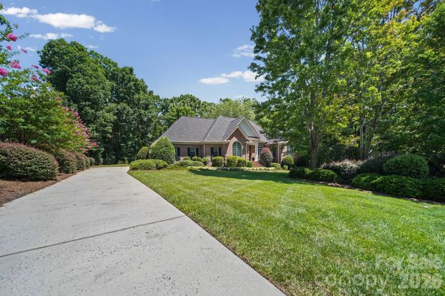 417 Crooked Oak Drive, Oakboro, NC 28129