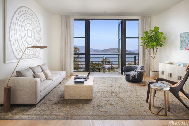 37 Meadow Drive 3, San Francisco, CA 94130