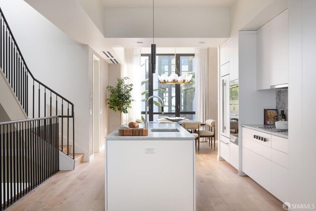 37 Meadow Drive 3, San Francisco, CA 94130