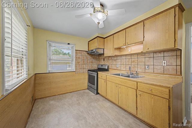 2216 Banner Street, Dearborn, MI 48124