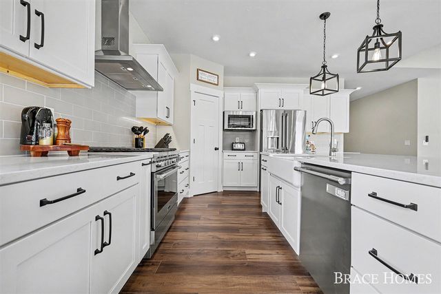 8235 Country Rail Drive, Byron Center, MI 49315