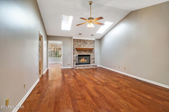 112 Lakewood Drive, Crossville, TN 38558