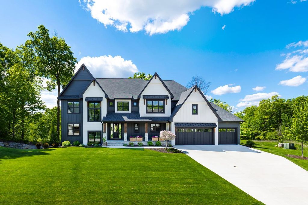 6480 Hawks Pointe Lane, Excelsior, MN 55331