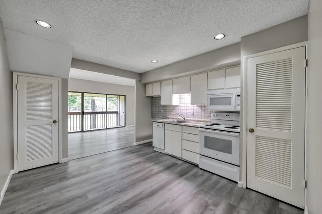 12900 Walden Road 604F, Montgomery, TX 77356