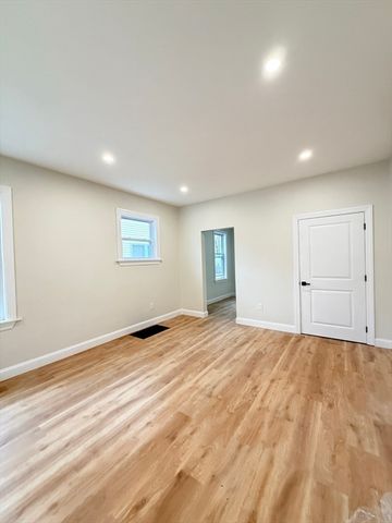 60 Montclair Ave, Quincy, MA 02171