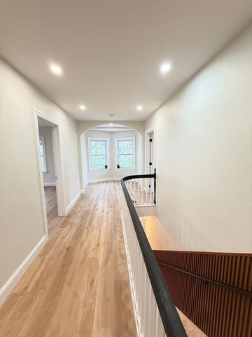 60 Montclair Ave, Quincy, MA 02171