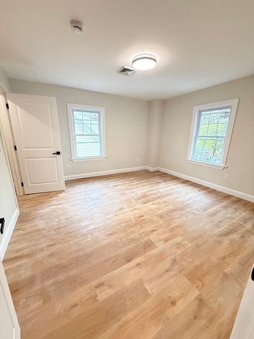 60 Montclair Ave, Quincy, MA 02171