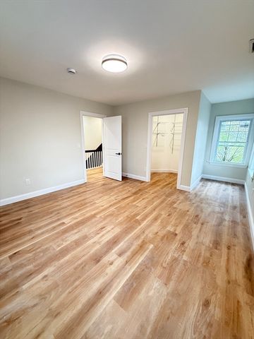 60 Montclair Ave, Quincy, MA 02171