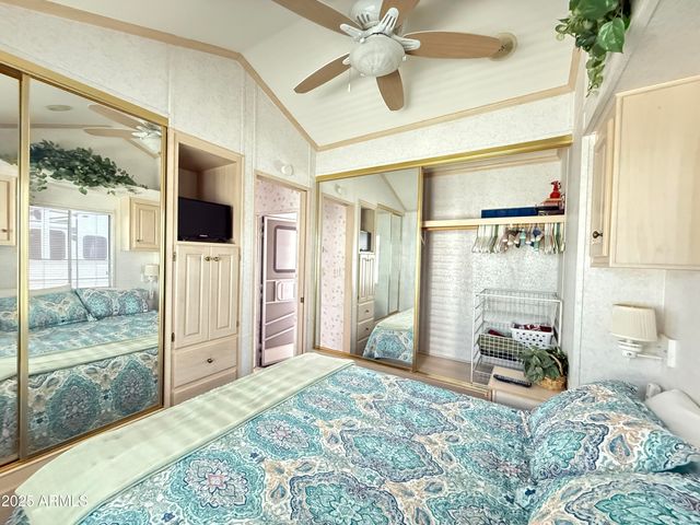 1017 PROSPECTOR Drive, Apache Junction, AZ 85119