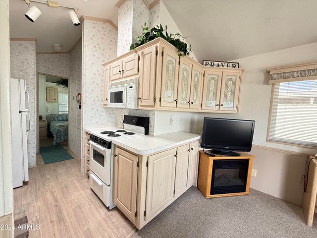 1017 PROSPECTOR Drive, Apache Junction, AZ 85119