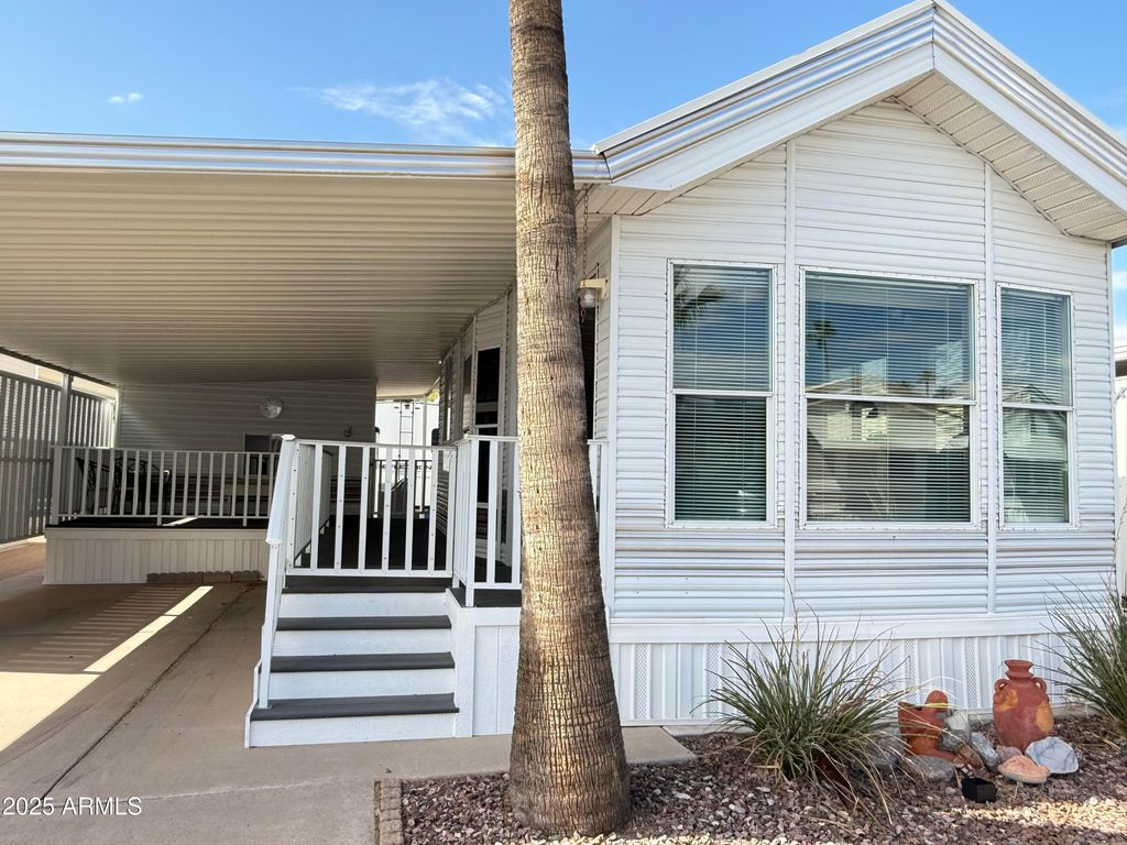 1017 PROSPECTOR Drive, Apache Junction, AZ 85119