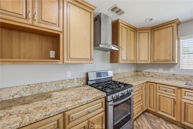 956 W Tibbot, Rialto, CA 92377