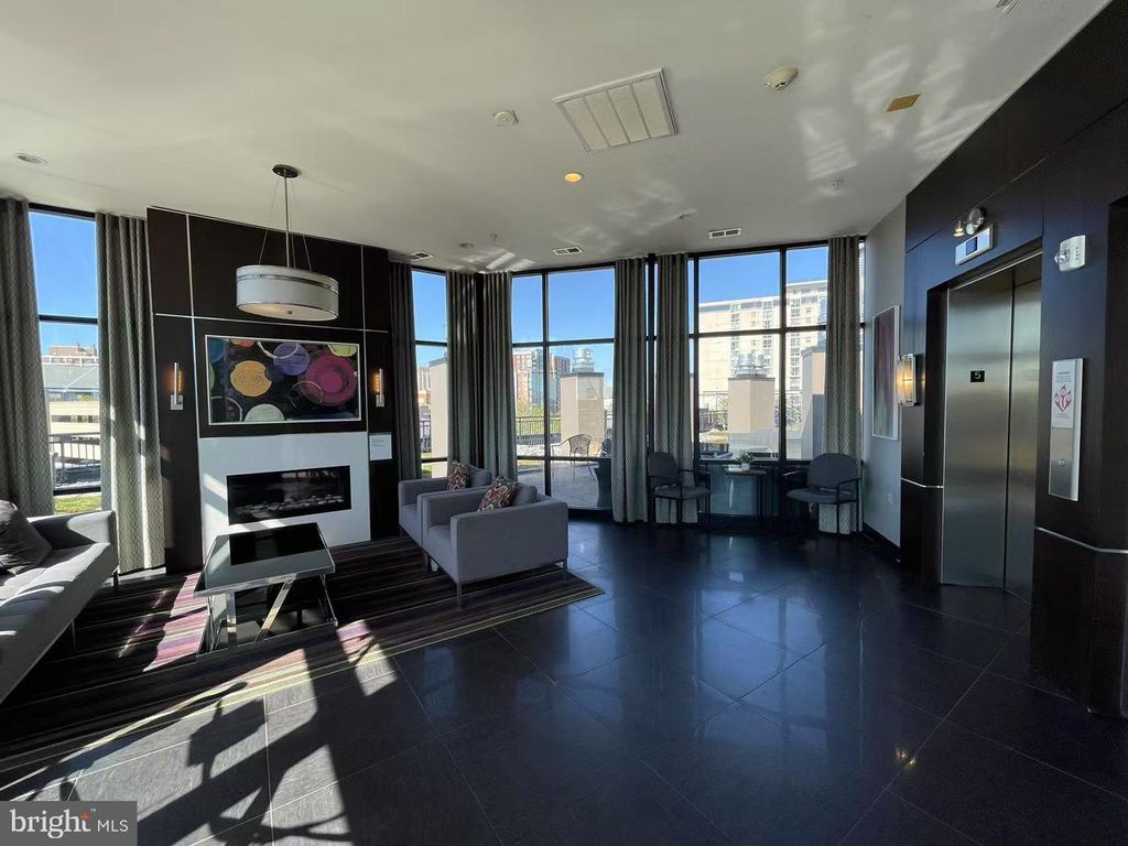 Image 3 of property listing at 8005 13TH ST #310, Silver Spring, MD 20910
