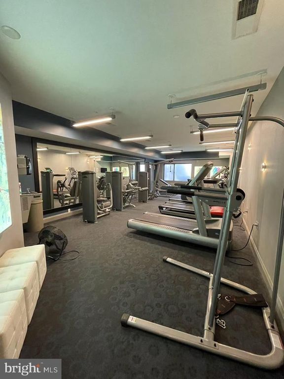 Image 4 of property listing at 8005 13TH ST #310, Silver Spring, MD 20910
