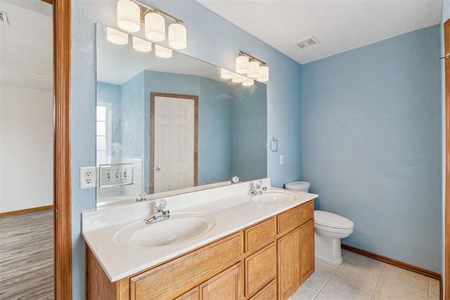 16 SW 132nd Street, Oklahoma City, OK 73170