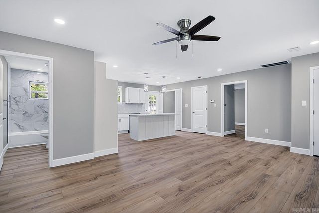 129 Shade Tree Ln, Jacksonville, AR 72076