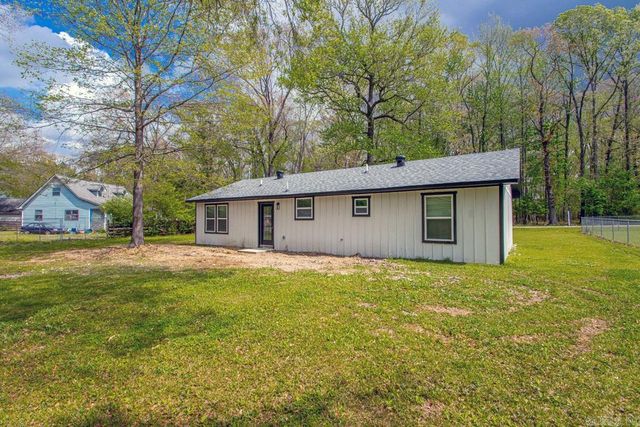 129 Shade Tree Ln, Jacksonville, AR 72076