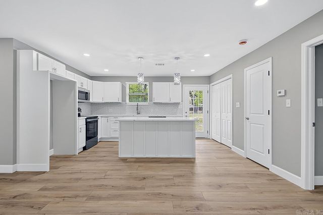 129 Shade Tree Ln, Jacksonville, AR 72076