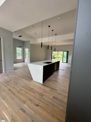 222 Buist Avenue, Greenville, SC 29609