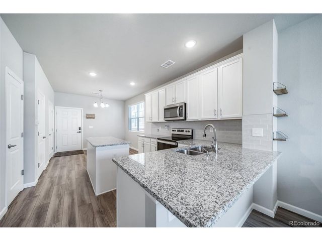 861 Great Plains Ave, Berthoud, CO 80513