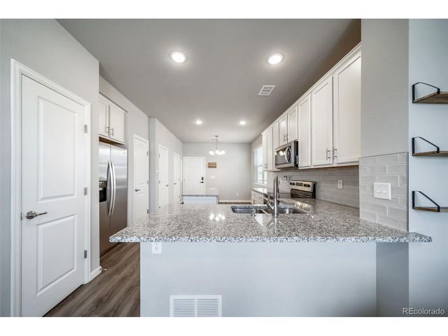 861 Great Plains Ave, Berthoud, CO 80513