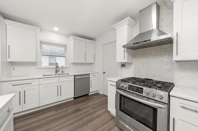 1317 Waverly Place, Joliet, IL 60435