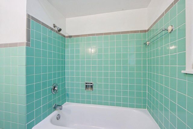 5105 W Arrowwood ROAD, Mequon, WI 53092