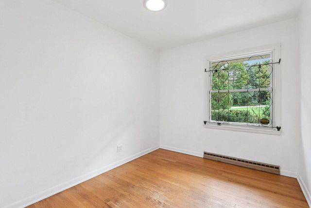 5105 W Arrowwood ROAD, Mequon, WI 53092