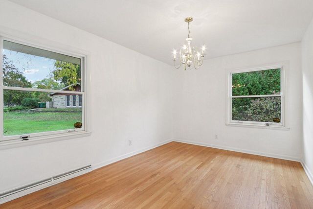 5105 W Arrowwood ROAD, Mequon, WI 53092