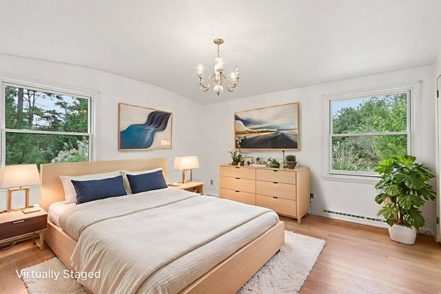 5105 W Arrowwood ROAD, Mequon, WI 53092