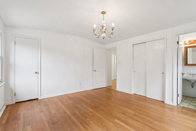 5105 W Arrowwood ROAD, Mequon, WI 53092